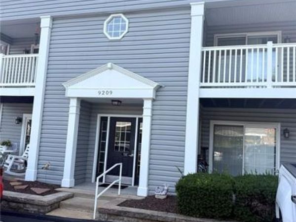 9209 Bent Pine Court , Unit F, Unincorporated, MO 63126