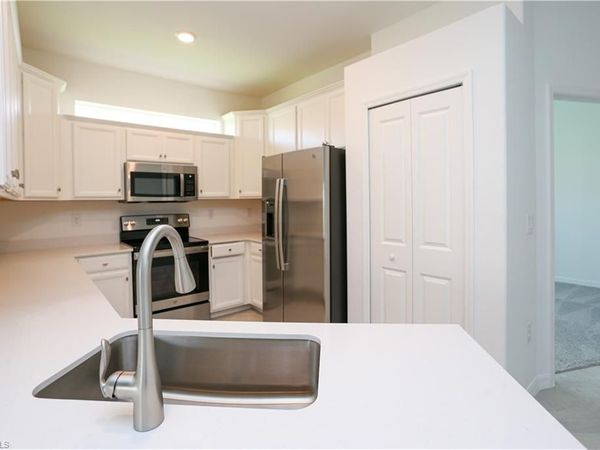 2599 Vine AVE, NAPLES, FL 34120