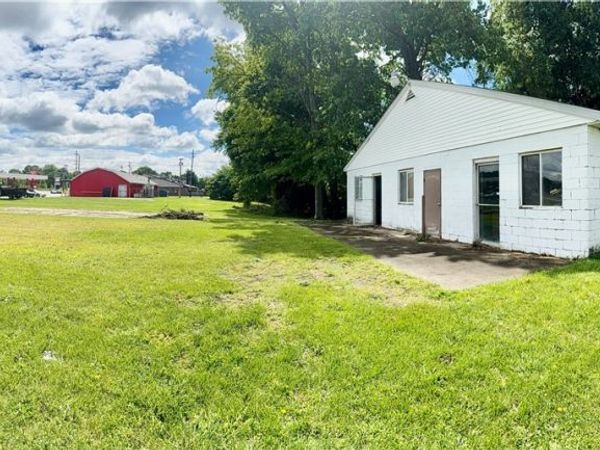 820 Youngstown Warren Road, Niles, OH 44446