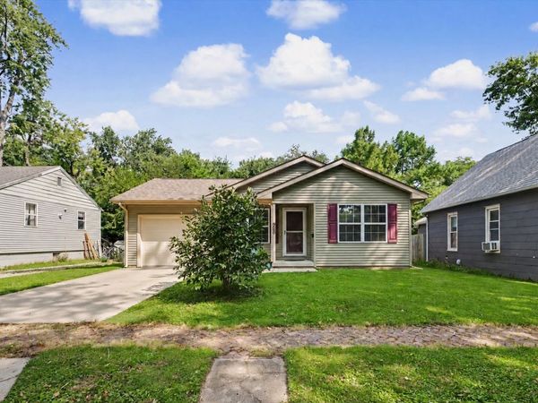 908 E Oregon Street , Urbana, IL 61801