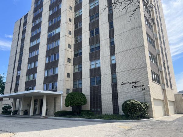 141 N La Grange Road , Unit 802, La Grange, IL 60525