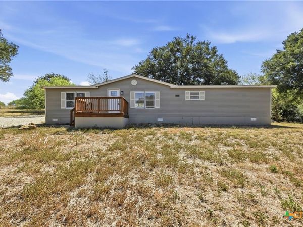 871 Political Road , Lockhart, TX 78644