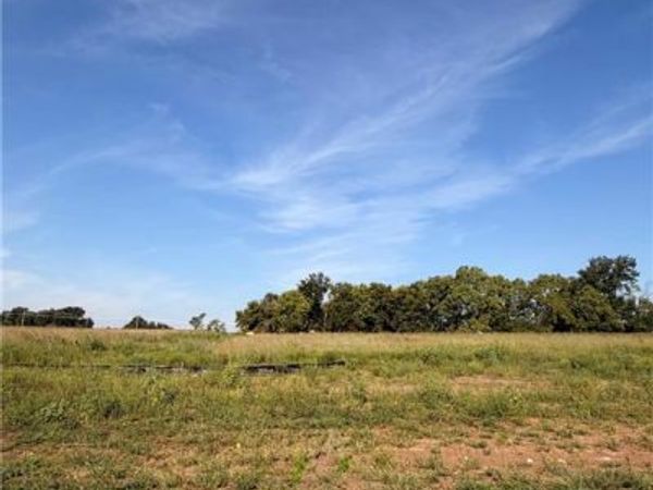 1090 Aria Drive, Raymore, MO 64083
