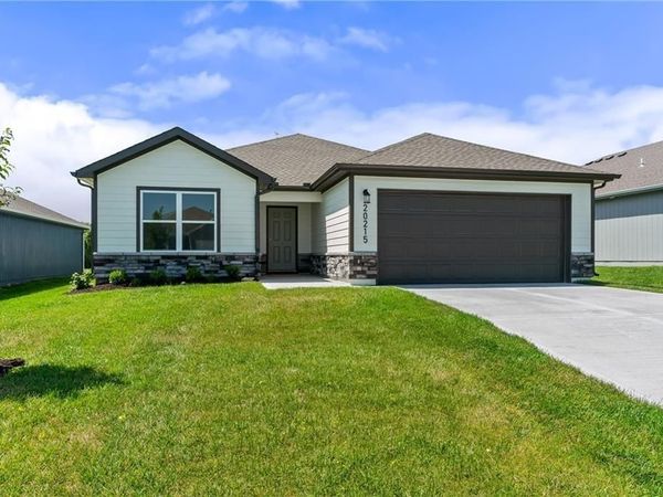 20215 W 195th Street, Spring Hill, KS 66083