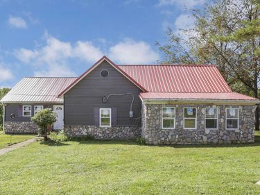 16451 Cox Road, Logan, OH 43138