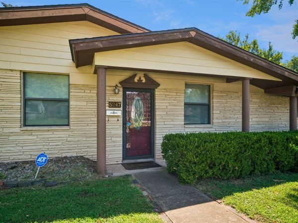 5247 S Columbia Avenue, Tulsa, OK 74105