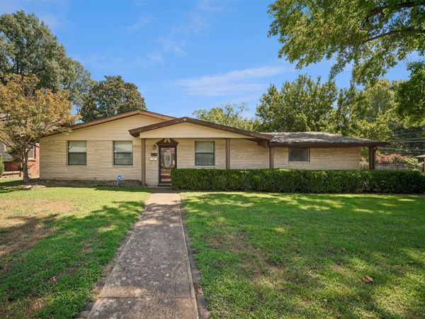 5247 S Columbia Avenue , Tulsa, OK 74105