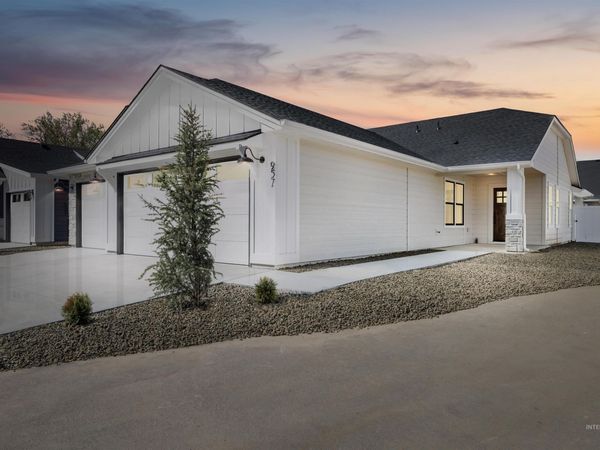 957 S Almond St, Nampa, ID 83686