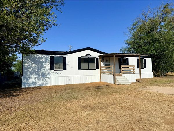 414 Avenue F, Lexington, TX 78947