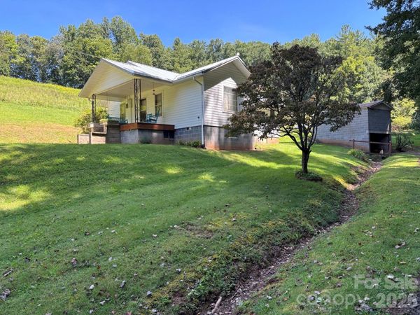 377 Sam Gouge Road , Bakersville, NC 28705
