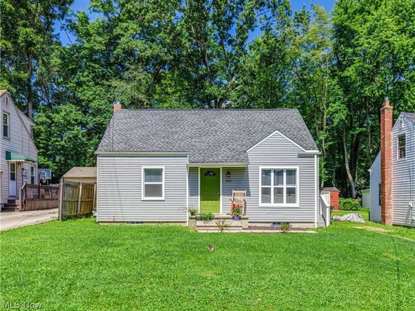 839 Magnolia Avenue , Cuyahoga Falls, OH 44221