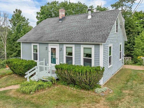 28 S Main Street, Pittsfield, NH 03263
