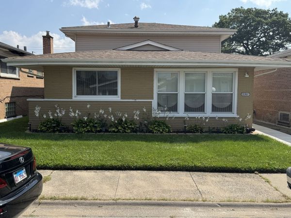 12901 S Carpenter Street , Calumet Park, IL 60827