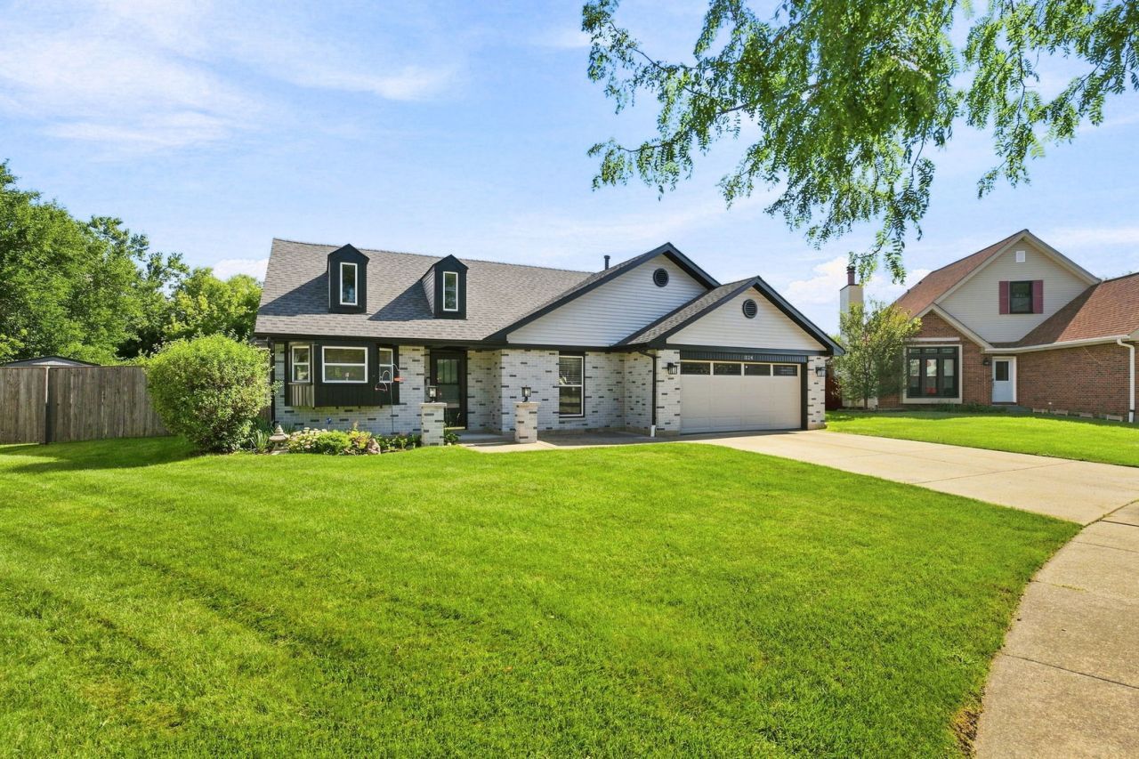 326 Homewood Drive, Bolingbrook, IL 60440 Main Photo
