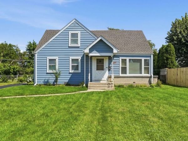 829 N Roy Avenue , Melrose Park, IL 60164