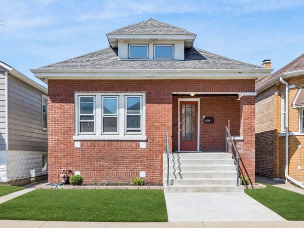 4824 S Tripp Avenue , Chicago, IL 60632
