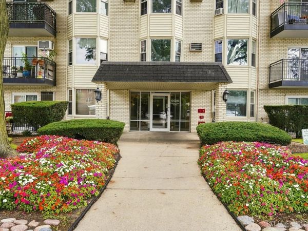 5506 LINCOLN Avenue , Unit 521, Morton Grove, IL 60053