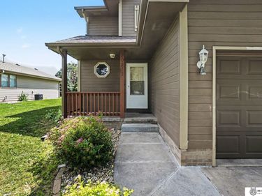 20213 Veterans Drive, Omaha, NE 68022