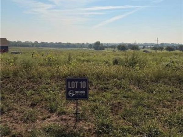 1065 Aria Drive, Raymore, MO 64083