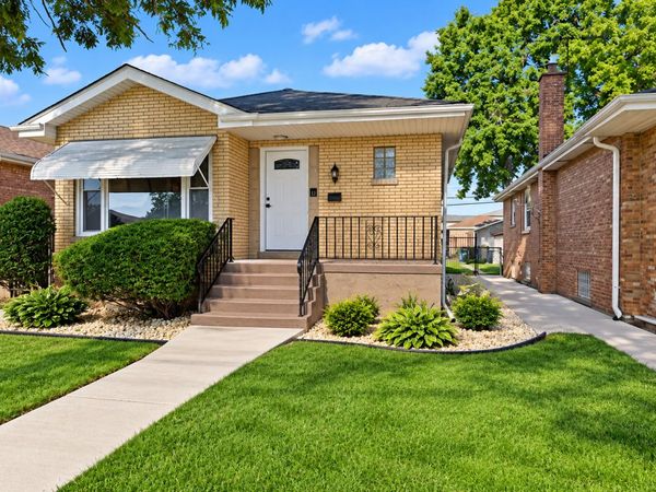 12334 S Loomis Street, Calumet Park, IL 60827