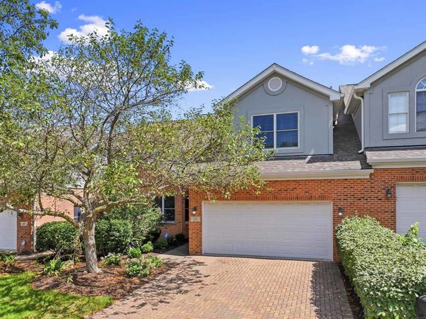 29 Chancel Lane , Glen Ellyn, IL 60137