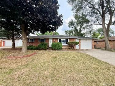 1300 Edgeorge Street, Waterford Township, Mi 48327