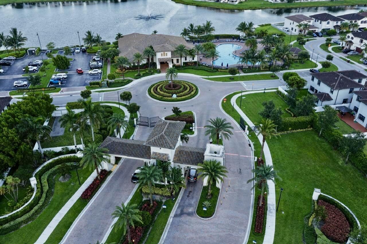 9207 W 33rd Lane, Hialeah, FL 33018 Photo