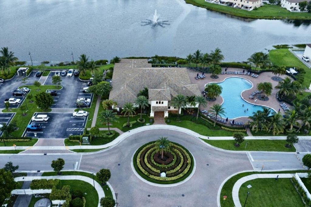 9207 W 33rd Lane, Hialeah, FL 33018 Photo