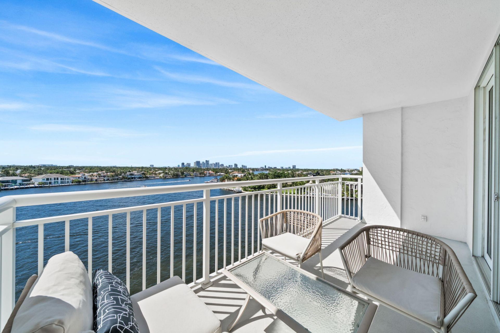 511 Bayshore Drive, Unit 810, Fort Lauderdale, FL 33304 Photo