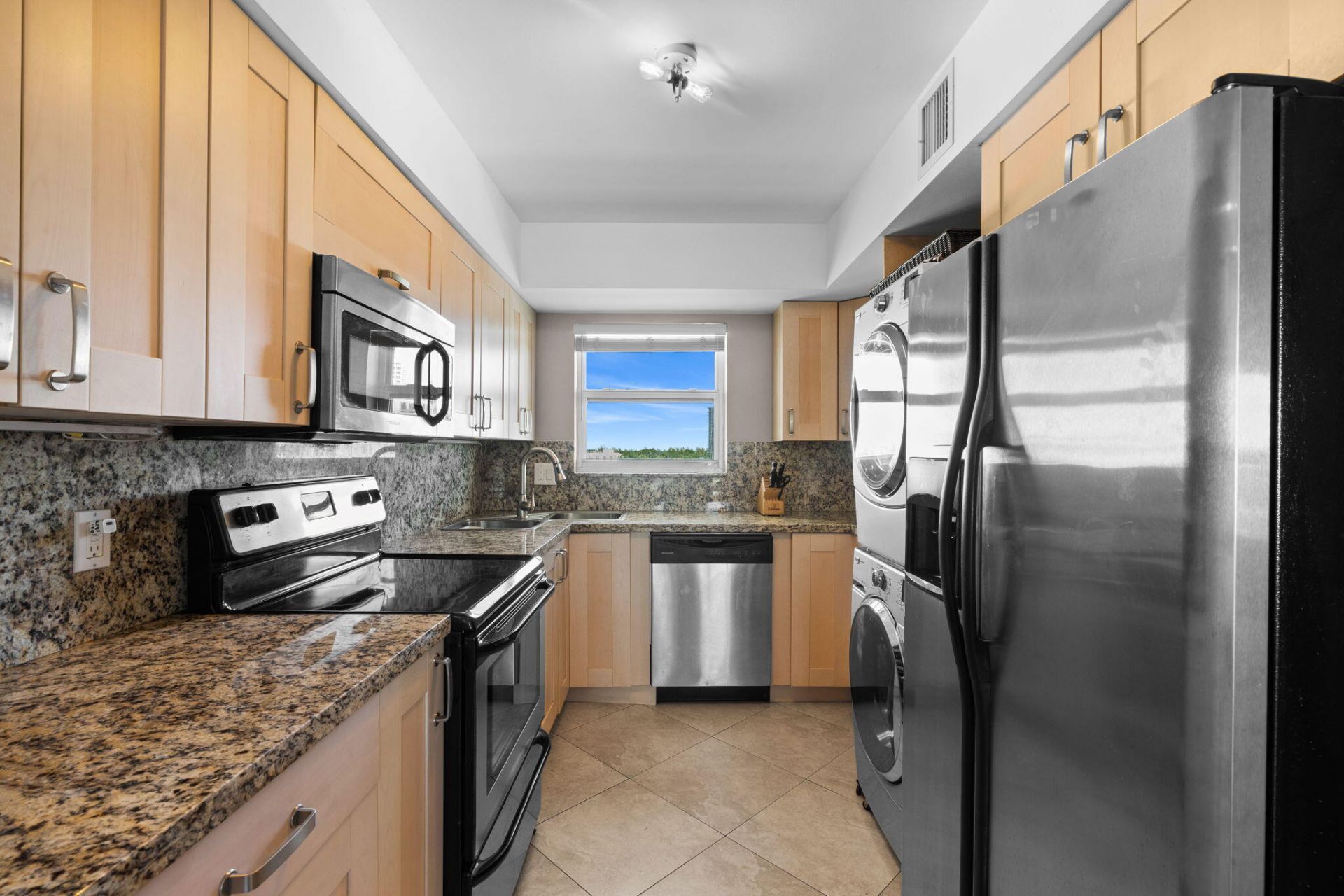511 Bayshore Drive, Unit 810, Fort Lauderdale, FL 33304 Photo