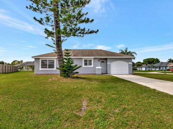 2502 SE CALADIUM Court, Port St. Lucie, FL 34952