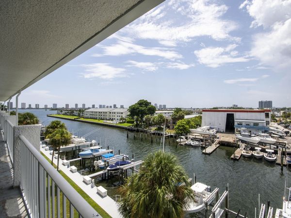 108 Paradise Harbour Boulevard, Unit 514, North Palm Beach, FL 33408