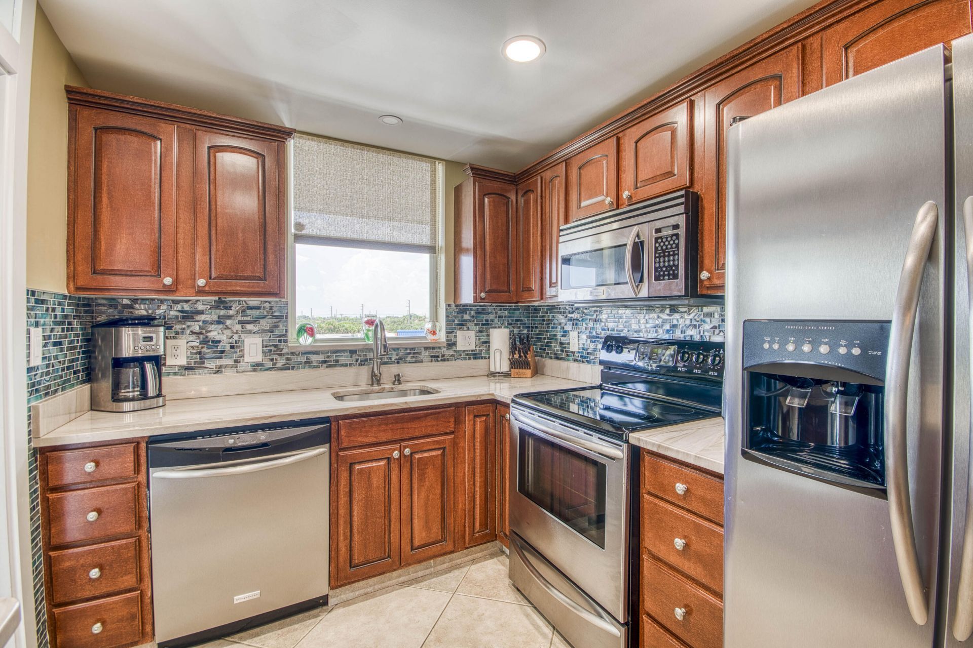 108 Paradise Harbour Boulevard, Unit 514 + Boat, North Palm Beach, FL 33408 Photo