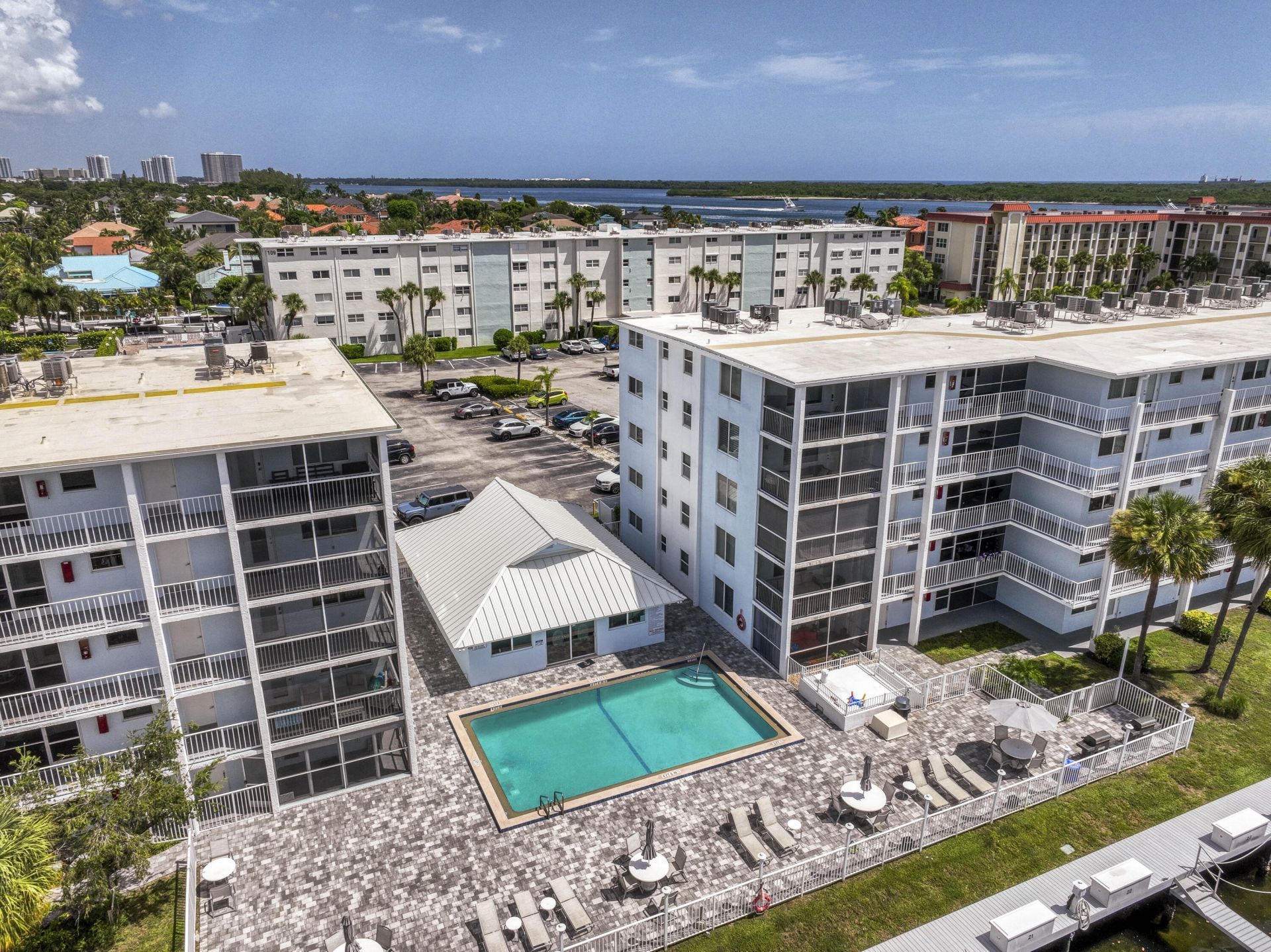 108 Paradise Harbour Boulevard, Unit 514 + Boat, North Palm Beach, FL 33408 Photo