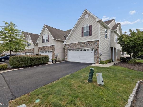 17 BLAKE DRIVE, PENNINGTON, NJ 08534