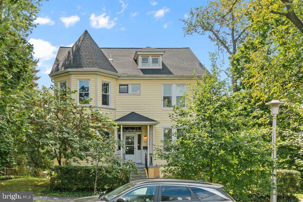 711 GLADSTONE AVENUE , BALTIMORE, MD 21210