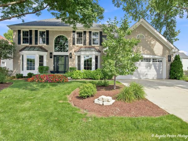 127 Michelle Place , Schaumburg, IL 60173