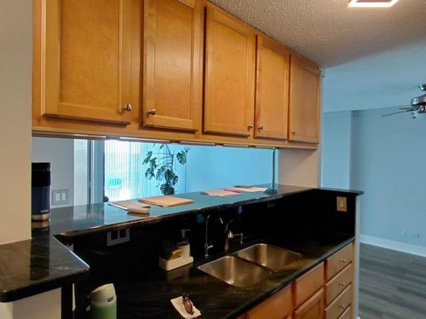 1043 S York Road , Unit 610, Bensenville, IL 60106