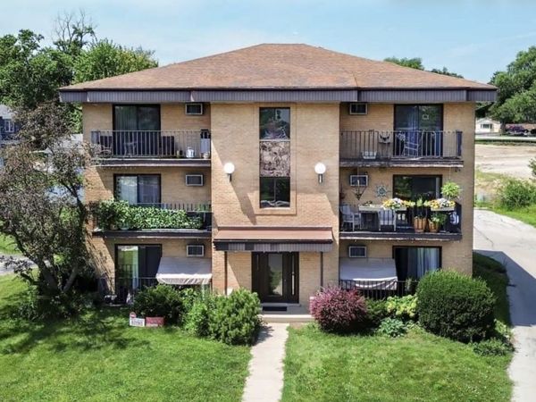 7714 Wildwood Court , Darien, IL 60561