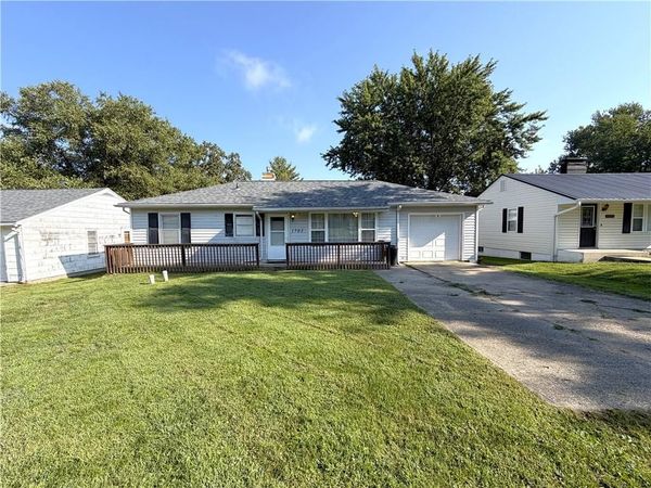 1703 Rosewood Lane, Chillicothe, MO 64601