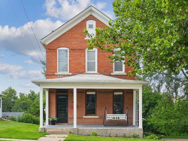 1021 Cleveland Avenue, Dubuque, IA 52003