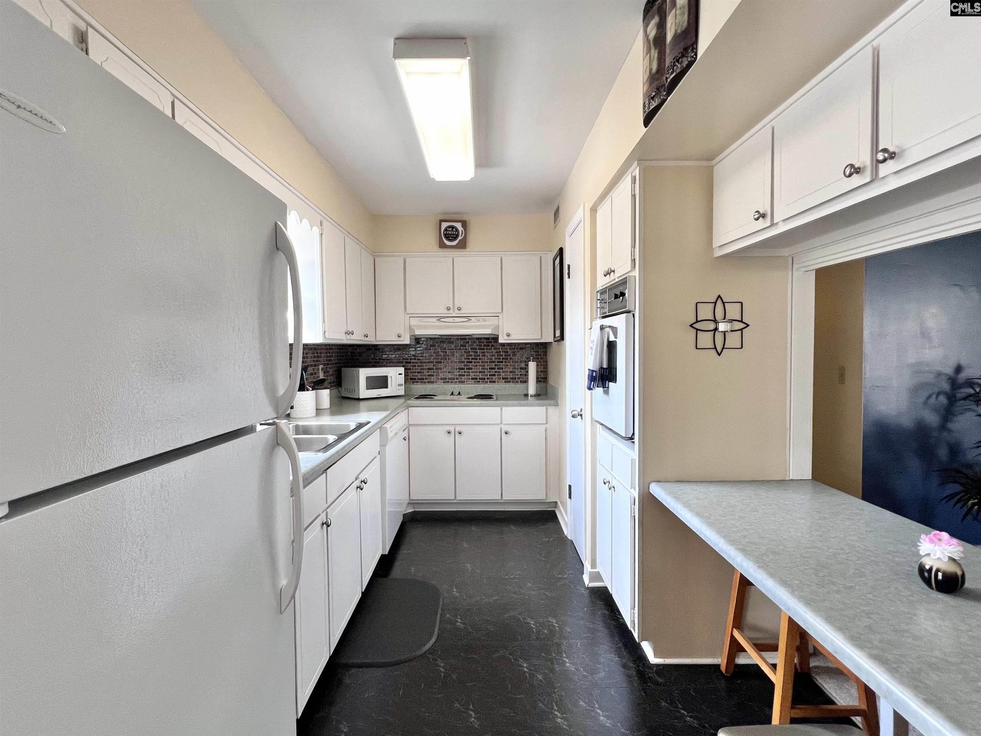 3600 Chateau Drive  Photo 13
