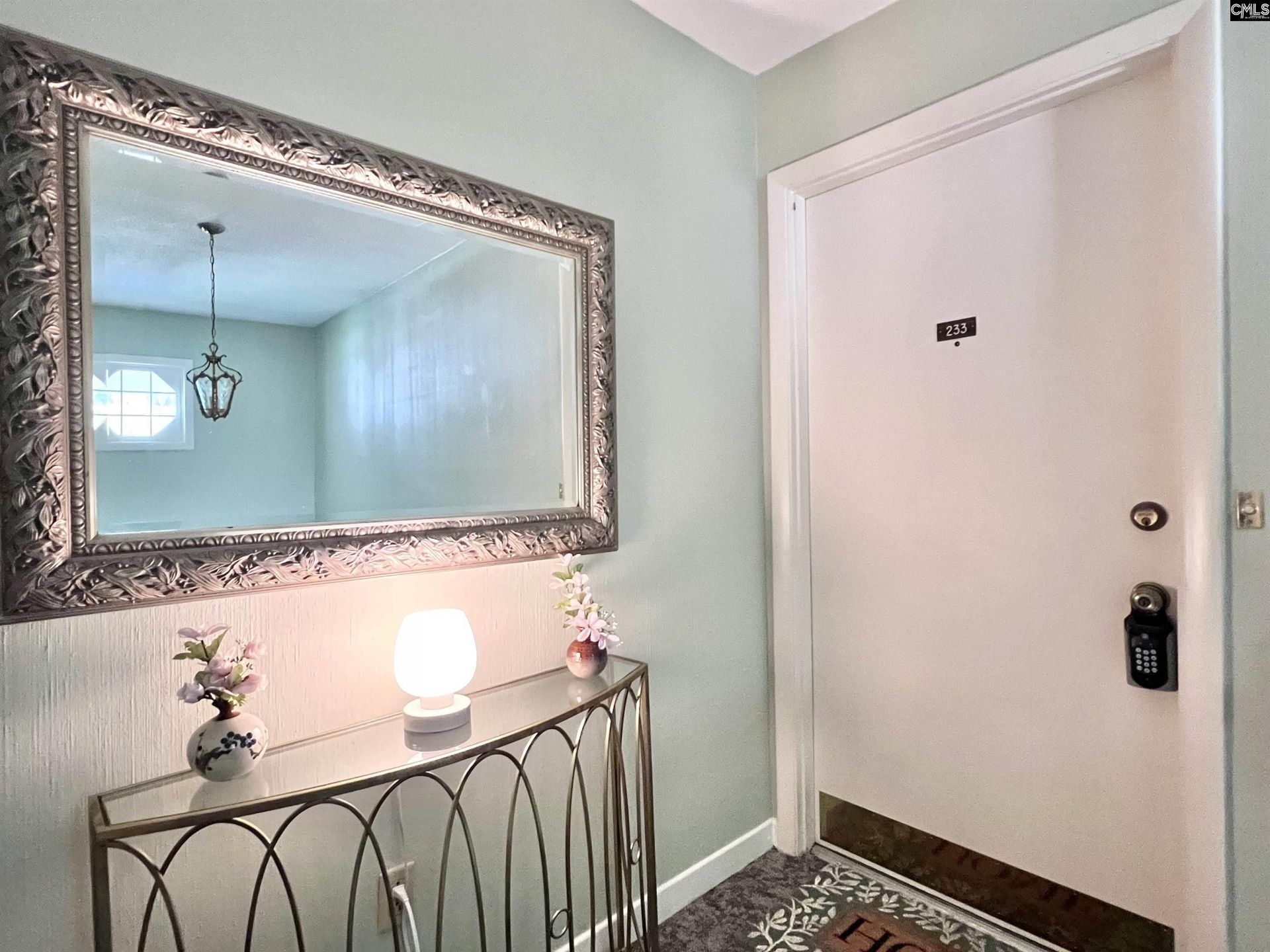 3600 Chateau Drive  Photo 4