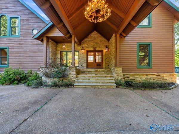5000 Willow Drive SE, Huntsville, AL 35803