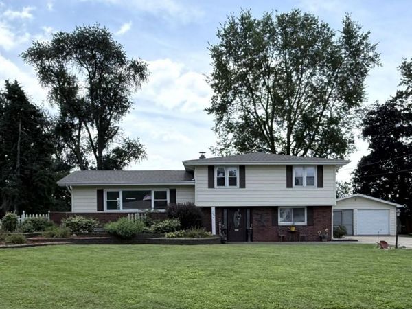 374 KENWICK Drive, Galesburg, IL 61401