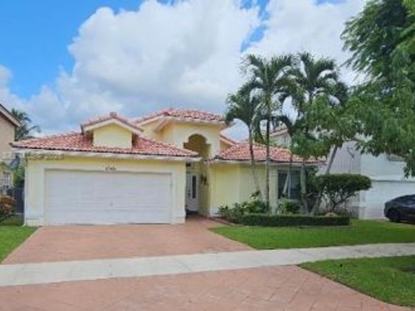 16461 SW 103 terr, Miami, FL 33196