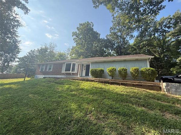 5108 Twelve Oaks Avenue, Villa Ridge, MO 63089