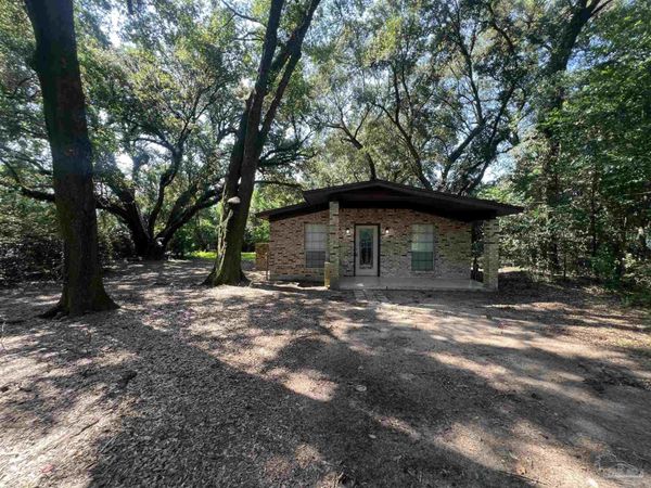 5859 Mapleton St, Milton, FL 32583