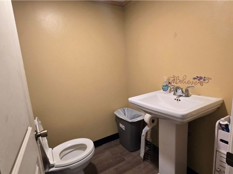 855 E College Street, Alliance, OH 44601 Photo 14