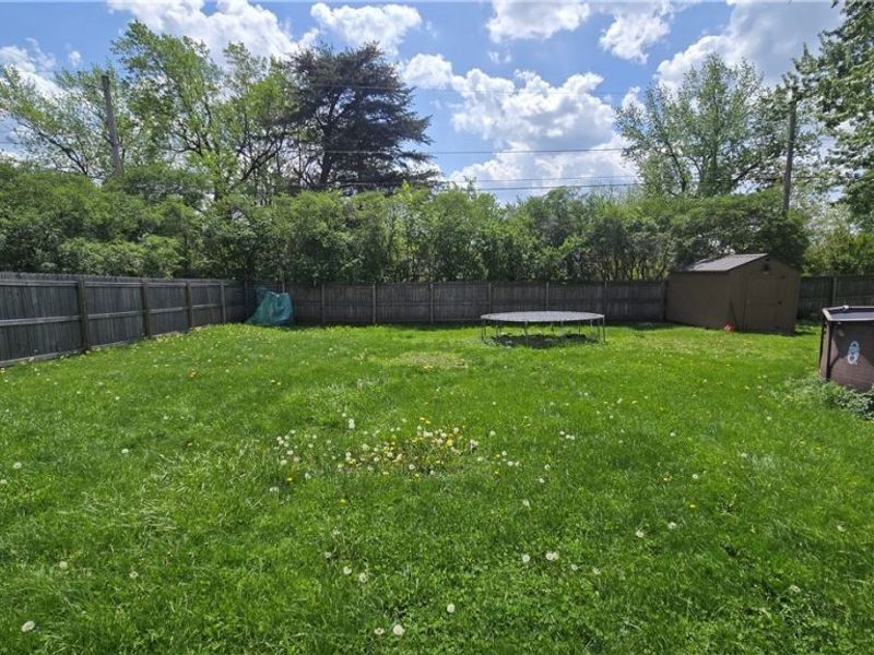 855 E College Street, Alliance, OH 44601 Photo 4